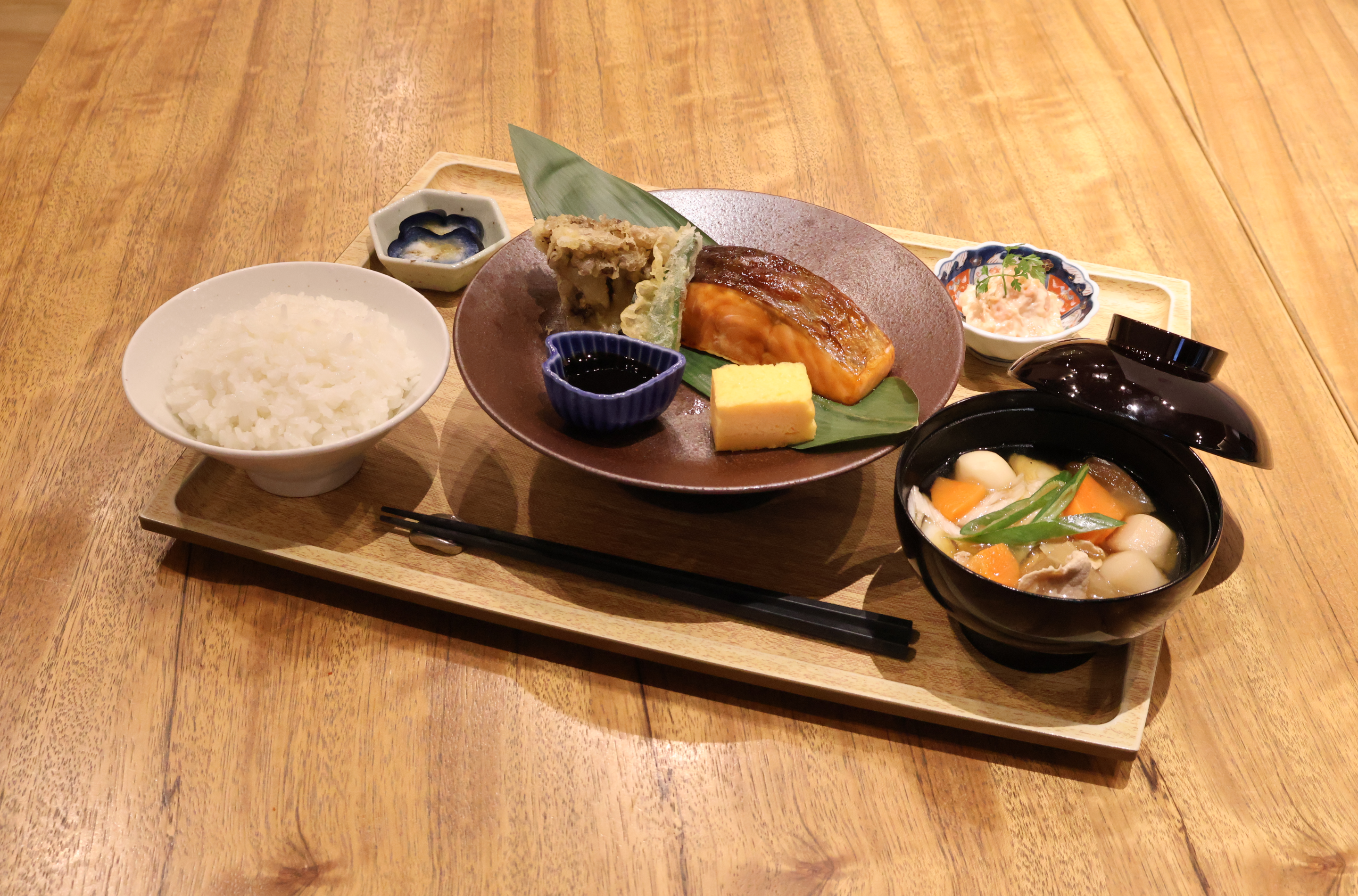 秋の味覚-銀鮭と秋のてんぷら御膳